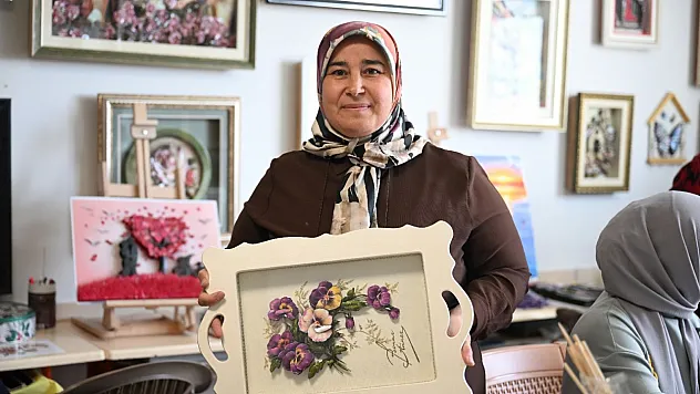 Malatyalı Kadınlar Rölyef Kursi İle Stres Atıyor