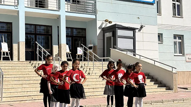 Mehmet Akif İlkokulu'nda Renkli Etkinlikler Düzenlendi