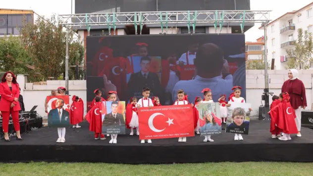 Melahat Abla Anaokulu'nda Bayraklarla, Şarkılarla, Kahkahalarla Cumhuriyet Bayramı