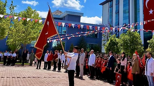 Mercan Koleji'nde 19 Mayıs'a Yakışan Kutlama