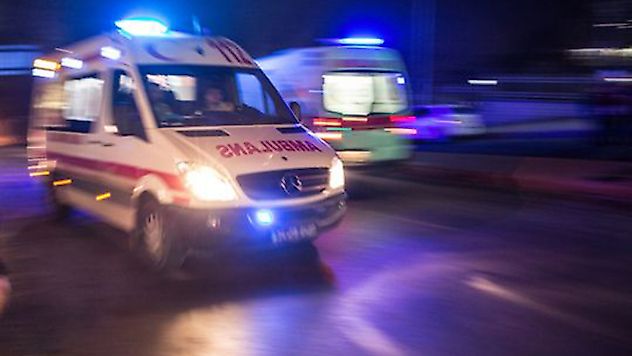 Mersin'de öğrenci servisi devrildi: 17 yaralı