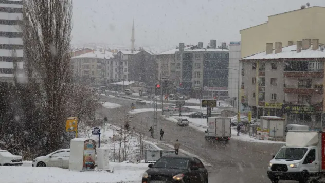 Meteoroloji'den kuvvetli sağanak ve kar uyarısı