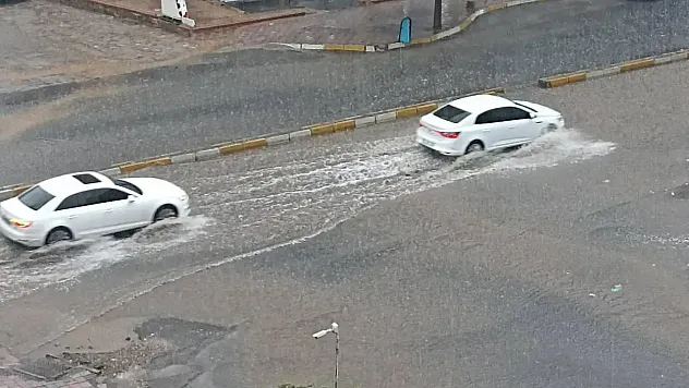 Meteorolojiden 2 kente 'sarı' uyarı: Kuvvetli yağışa dikkat