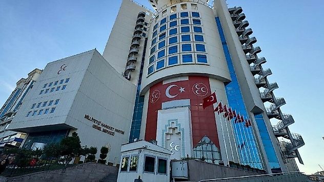 MHP, İstanbul İl ve 39 ilçe teşkilatını feshetti