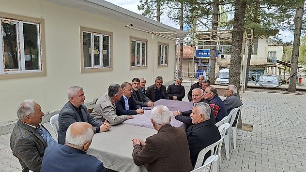 MHP'li Gök Hekimhan ve Kuluncak'ta Vatandaşlarla Buluştu