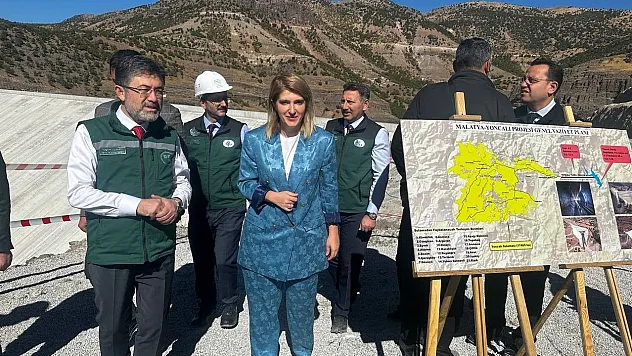 Milletvekili Ölmeztoprak : 'Depremden etkilenen çiftçilerimizin yanında olduk'