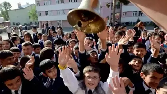 Milyonlarca öğrenci ve öğretmen dersbaşı yapacak