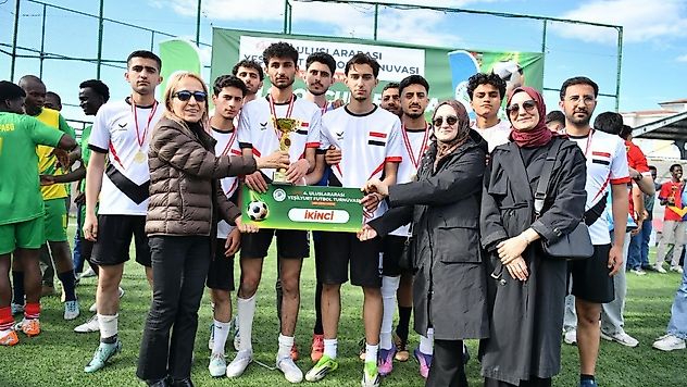Mini Dünya Kupası'nda Kardeşlik Kazandı: Yeşilyurt'ta Uluslararası Futbol Coşkusu