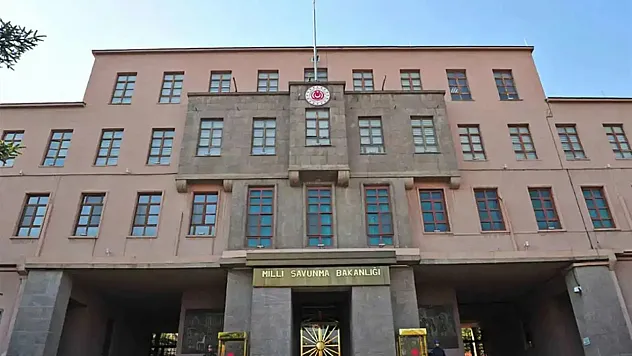 MSB: İran'dan ateşlenen füze imha edildi