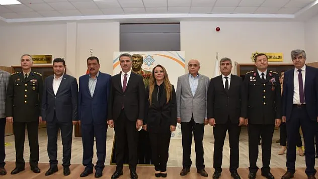 MTÜ'de Özal'ı Anma Töreni Düzenlendi