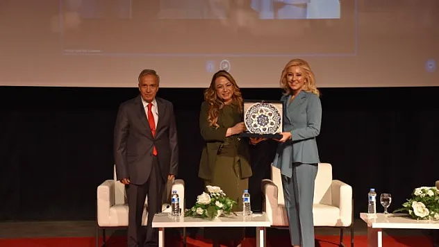 MTÜ'den Dünden Bugüne Türkiye Konulu Söyleşi ve İmza Günü