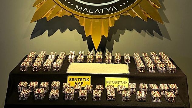 Narkotik Ekipleri Operasyonda 5 Bin Hap ve Yüzlerce Gram Uyuşturucu Ele Geçirdi