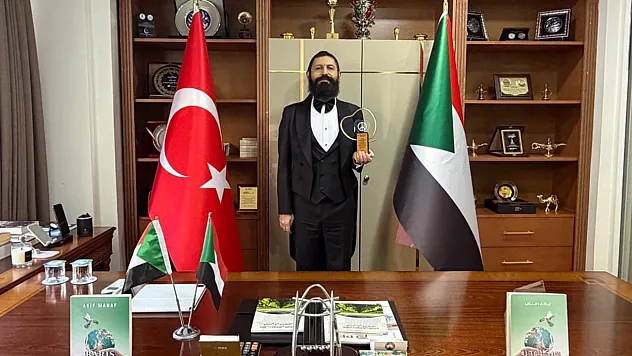 Nobel Barış Ödülü Adayı Akif Manaf'a Bir Uluslararası Ödül Daha