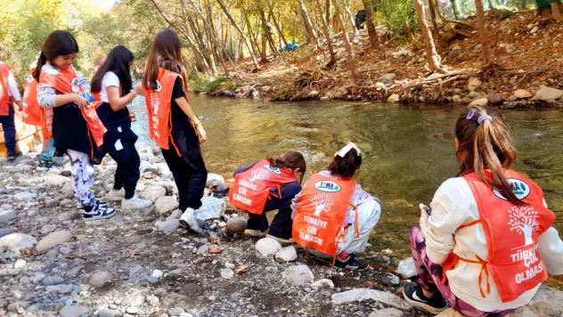 Öğrenciler Tarihi Mekânlarda Geçmişle Bağ Kurdu