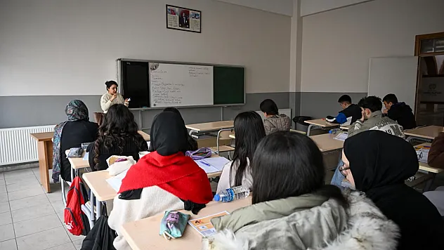 Öğrencilerden Başkan Sami Er'e Teşekkür: 'Kaliteli Eğitim Fırsatı Sağlanıyor'