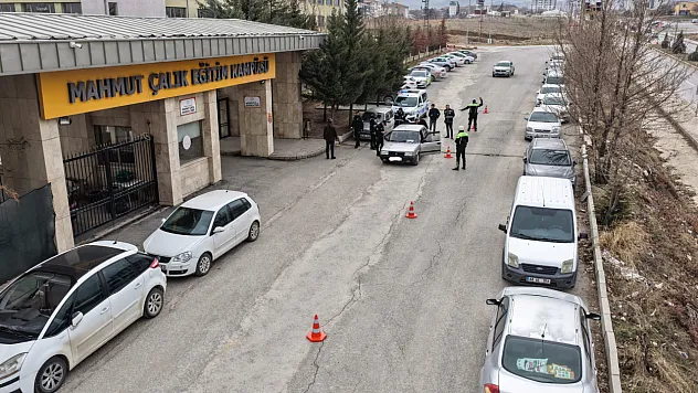 Öğrencilerin Güvenliği İçin Okul Önlerinde Sıkı Denetim