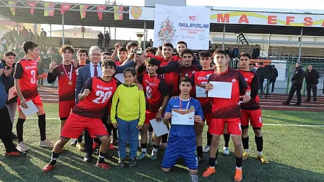 Okullar arası Genç Erkekler Futbol İl birinciliği müsabakaları sona erdi.
