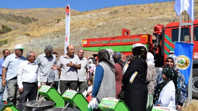 ORKÖY 2025: Malatya Çolaklı'da Kadınlara Hamur Yoğurma Makinesi Dağıtıldı