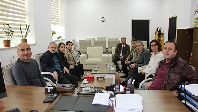 Özbekistan'dan Gelen Öğretim Üyeleri İletişim Fakültesi'ni Ziyaret Etti