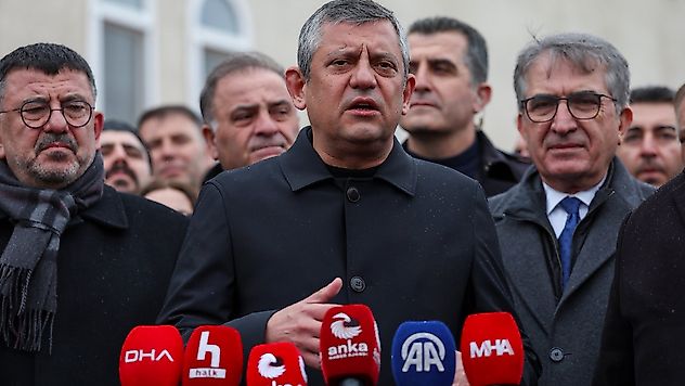 Özel ve Ağbaba'ya Rüşvet Soruşturmasında Fezleke
