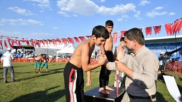 Pehlivanlar Erzurum Ovasında Kurulan Er Meydanında Buluştu