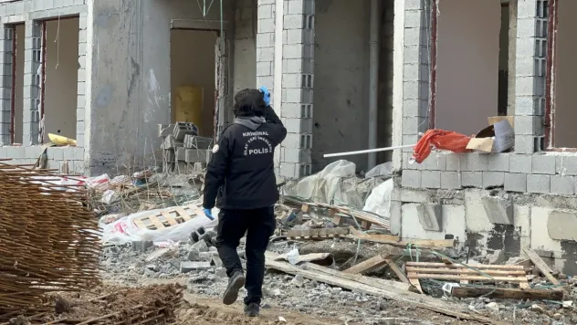 Rezerv Alan İnşaatında Feci Kaza: 6'ncı Kattan Düşen İşçi Ağır Yaralandı