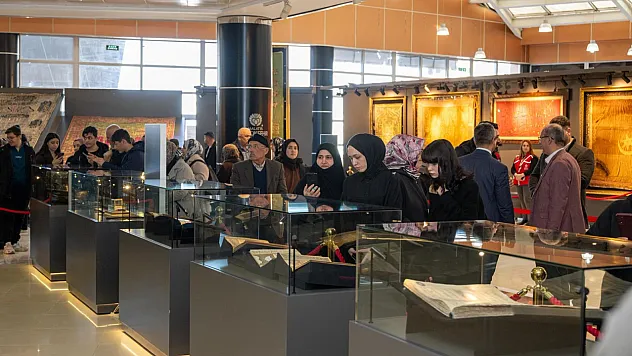 Sakal-ı Şerif ve Kâbe Örtüleri Malatya'da Sergileniyor