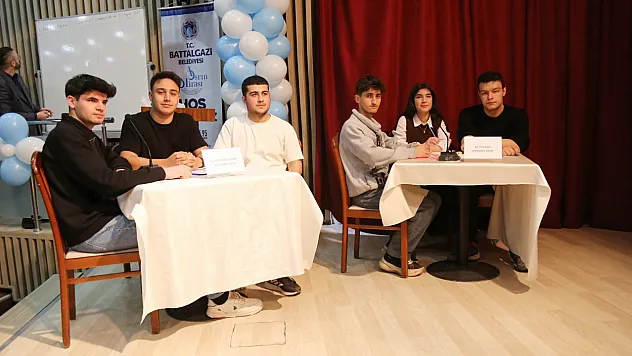 Şampiyon Kim? Bilgi Yarışmasında İlk Turlar Başladı