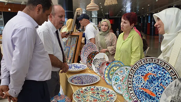 'Sanatın İzinde' Sanat Merkezi'nde