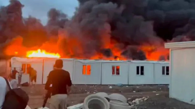 Şanlıurfa'da işçilerin kaldığı 50 konteyner yandı