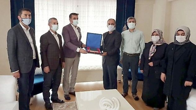 Şehit Semih Özbey'in Annesi Sadiye Özbey'e 'Anneler Günü' Özel Ziyareti