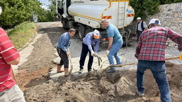 Sel Felaketinin Yaşandığı İlçe Merkezinde Yol Bakım Ve Onarım Çalışması Gerçekleştirildi