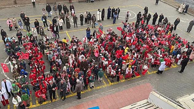 Selahaddin Eyyubi İlkokulu'nda Bayraklarla İkinci Dönem Coşkusu