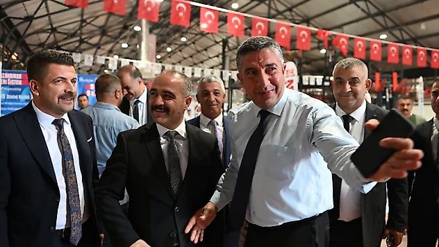 Şengünül ve Ülkü Ocakları Yönetimi Fuar Esnafıyla Buluştu