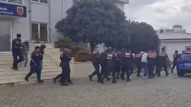 Siber dolandırıcılara operasyon: 90 şüpheli yakalandı, 58'i tutuklandı