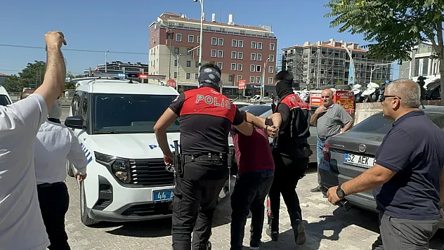 Şifa Mahallesi'nde Korku Dolu Dakikalar: Pompalı Tüfekli Şahıs Yakalandı