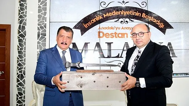 Siyaset Bilimci Prof. Dr. Şahin'den Başkan Gürkan'a Ziyaret