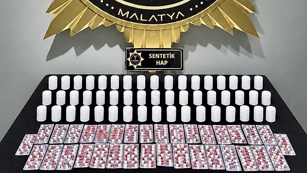 Sokak Satıcılarına Darbe: Malatya'da 3 Bin 601 Sentetik Hap Ele Geçirildi