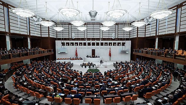 Sosyal medya ve doğum iznine ilişkin düzenlemeler kanunlaştı