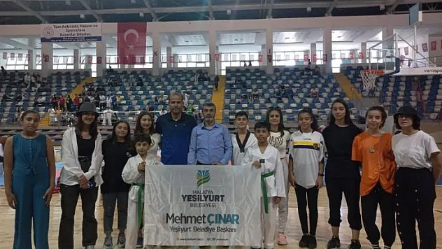 Sporcular, başarılarına yeni başarılar ekliyorlar