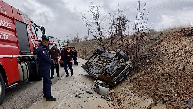 Tavşantepe'de Otomobil Takla Attı: 6 Kişi Yaralandı