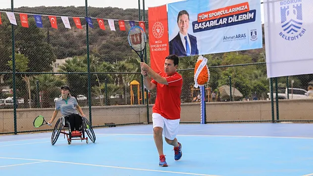 Tekerlekli Sandalye 100. Yıl Tenis Turnuvası Heyecanı