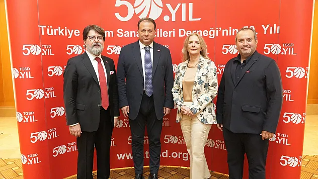 Tekstil ve hazır giyimde alarm: 10 bin 497 işletme kapandı, 364 bin istihdam kaybedildi