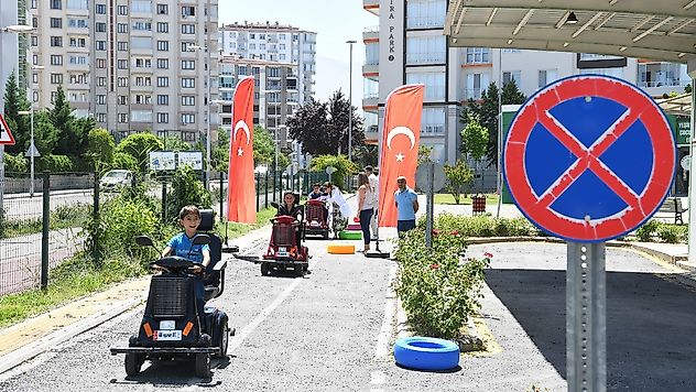 Trafik Bilinci Küçük Yaşta Başlıyor: 6 Bin 820 Öğrenciye Eğitim