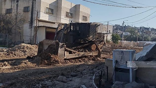 Tulkerem kuşatma altında, binlerce aile yerinden edildi