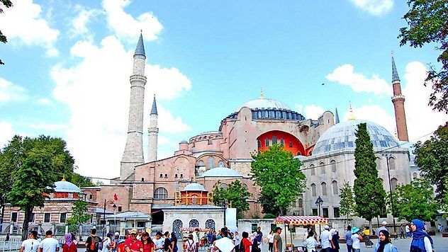 Turizm geliri ikinci çeyrekte yüzde 2,6 geriledi