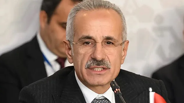 Türk Gemileri Hürmüz'de Güvende
