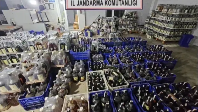 Türkiye Genelinde Metil Alkol Operasyonu: Binlerce Litre Zehir Ele Geçirildi