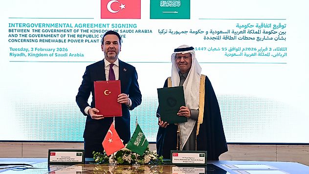 Türkiye ile Suudi Arabistan arasında 2 milyar dolarlık enerji anlaşması