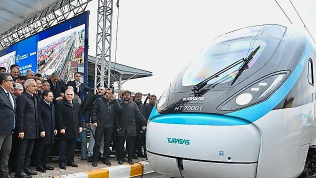 Türkiye'nin İlk Hızlı Tren Fabrikasında Çalışmalar Hızla İlerliyor